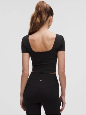 Lululemon Wunder Under SmoothCover Square-Neck T-Shirt Size 6